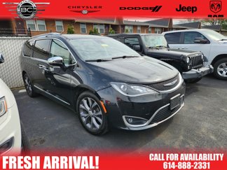 Used 2018 Chrysler Pacifica Limited w/ Advanced Safetytec Group image 1