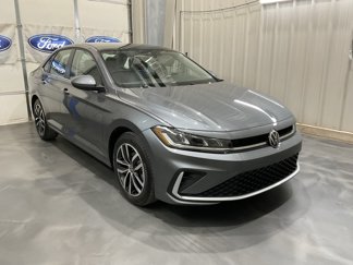 Used 2025 Volkswagen Jetta SE image 1