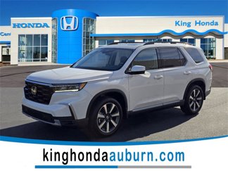 New 2025 Honda Pilot Touring image 1