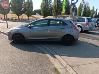 Used 2017 Hyundai Elantra GT image 1