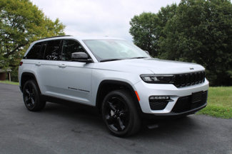 Used 2024 Jeep Grand Cherokee Limited w/ Black Appearance Package image 1