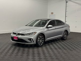 Used 2025 Volkswagen Jetta SE image 1