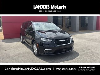 New 2026 Chrysler Pacifica Select image 1