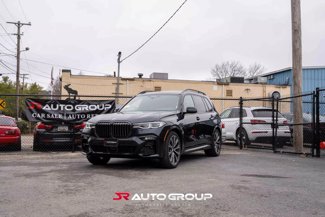 Used 2022 BMW X7 M50i image 1
