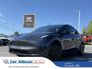 Used 2024 Tesla Model Y 2WD image 1