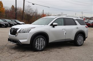 New 2025 Nissan Pathfinder SL w/ SL Premium Package image 1