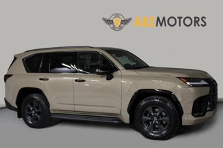 Used 2025 Lexus LX 700h Overtrail image 1