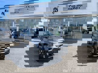 New 2025 Volkswagen Taos SE image 1