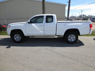 Used 2017 Toyota Tacoma SR w/ SR Convenience Package image 1