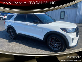 Used 2025 Ford Explorer ST image 1