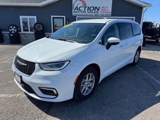 Used 2023 Chrysler Pacifica Touring-L image 1