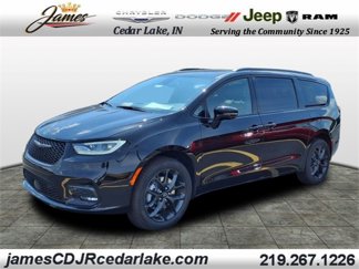 New 2026 Chrysler Pacifica Limited image 1
