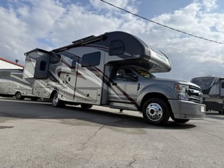 Used 2021 Ford F550 4x4 Regular Cab Super Duty w/ XLT Value Package image 1
