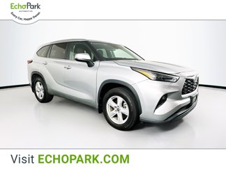 Used 2024 Toyota Highlander LE image 1