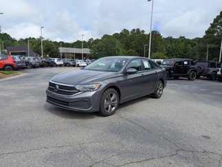 Used 2024 Volkswagen Jetta SE image 1