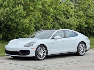 Used 2023 Porsche Panamera 4 image 1
