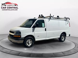 Used 2018 Chevrolet Express 3500 w/ Driver Convenience Package image 1