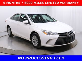 Used 2015 Toyota Camry LE image 1