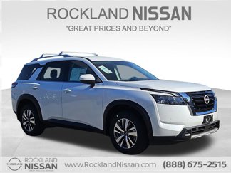 New 2025 Nissan Pathfinder SL image 1