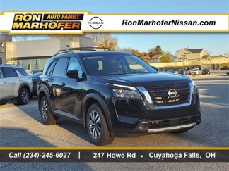 New 2025 Nissan Pathfinder SL image 1