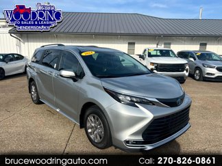 Used 2024 Toyota Sienna XLE w/ XLE Plus Package image 1