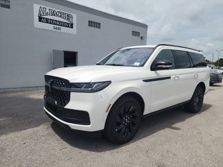 New 2025 Lincoln Navigator Reserve w/ Jet Appearance Package image 1
