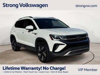 Certified 2024 Volkswagen Taos SEL image 1