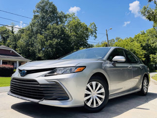 Used 2021 Toyota Camry LE image 1