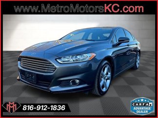Used 2020 Ford Fusion SE image 1