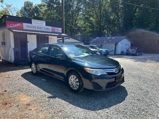 Used 2012 Toyota Camry LE image 1