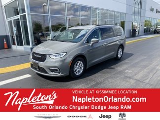 Used 2022 Chrysler Pacifica Touring-L image 1