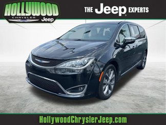 Used 2018 Chrysler Pacifica Limited w/ Tire & Wheel Group image 1