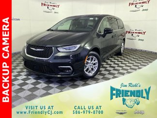 Used 2023 Chrysler Pacifica Touring-L image 1