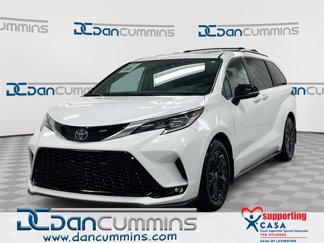 Used 2024 Toyota Sienna XSE image 1
