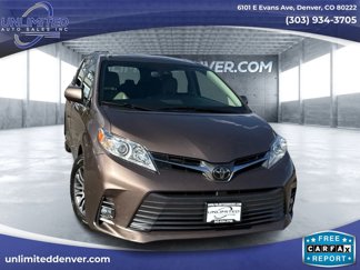 Used 2018 Toyota Sienna XLE image 1