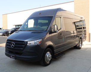 Used 2022 Mercedes-Benz Sprinter 4500 image 1