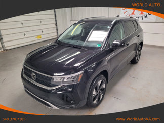 Used 2024 Volkswagen Taos SE image 1