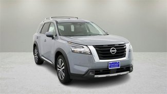 New 2025 Nissan Pathfinder Platinum image 1
