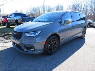 Used 2022 Chrysler Pacifica Touring-L w/ S Appearance Package image 1