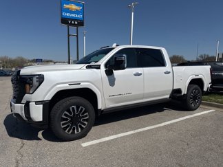 Certified 2025 GMC Sierra 2500 Denali Ultimate w/ Max Trailering Package image 1