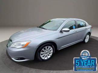 Used 2013 Chrysler 200 Limited image 1