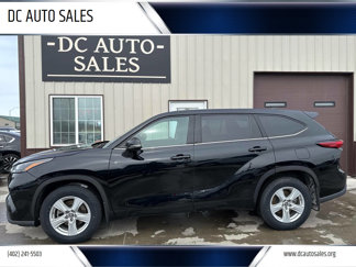 Used 2022 Toyota Highlander LE image 1