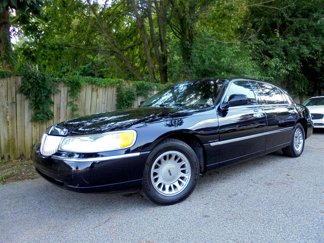 Used 2001 Lincoln Town Car Cartier L image 1