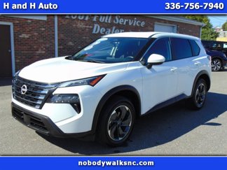 Used 2024 Nissan Rogue SV image 1