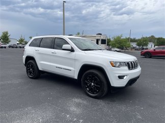 Used 2022 Jeep Grand Cherokee Laredo X image 1