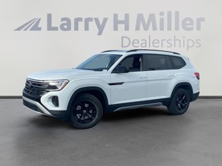 New 2025 Volkswagen Atlas Peak Edition SE image 1