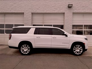Used 2024 Chevrolet Suburban High Country image 1