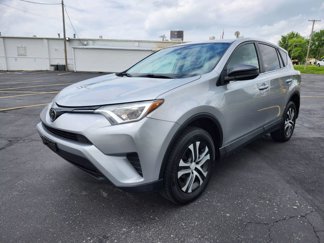 Used 2018 Toyota RAV4 LE image 1