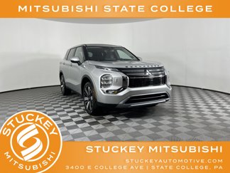 New 2025 Mitsubishi Outlander SE image 1
