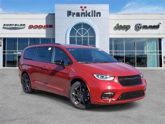 New 2026 Chrysler Pacifica Limited image 1
